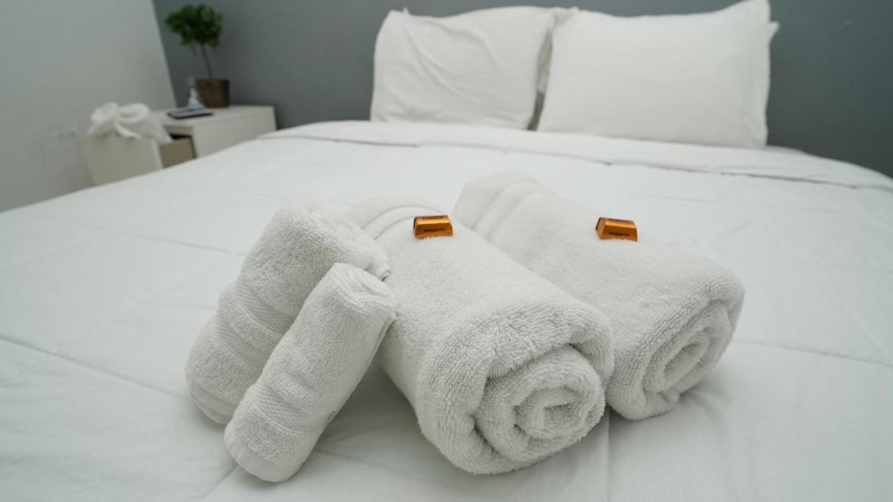 The Pelican Poshtel San Juan Bagian luar foto