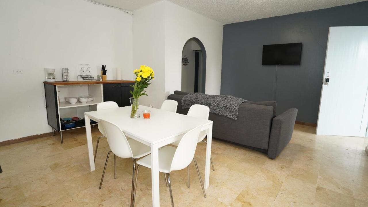 The Pelican Poshtel San Juan Bagian luar foto