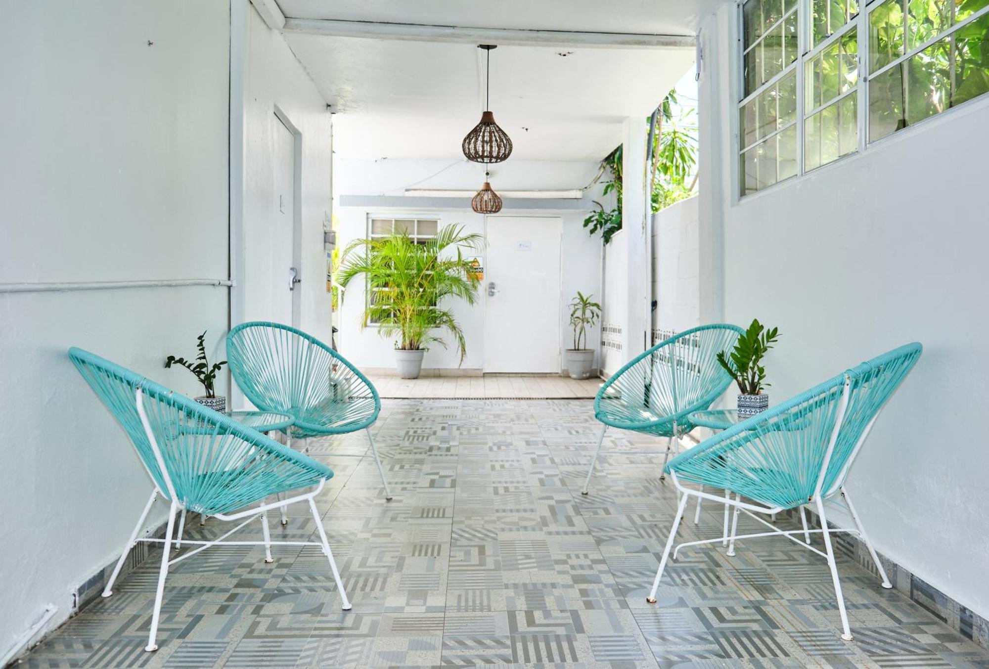 The Pelican Poshtel San Juan Bagian luar foto